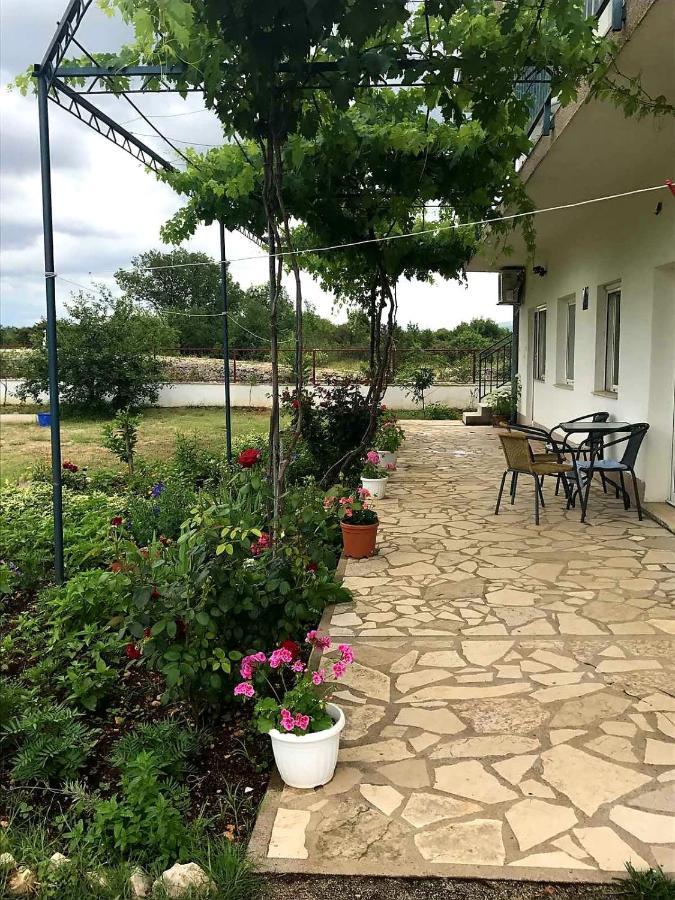 Apartments Nena 로조박 외부 사진